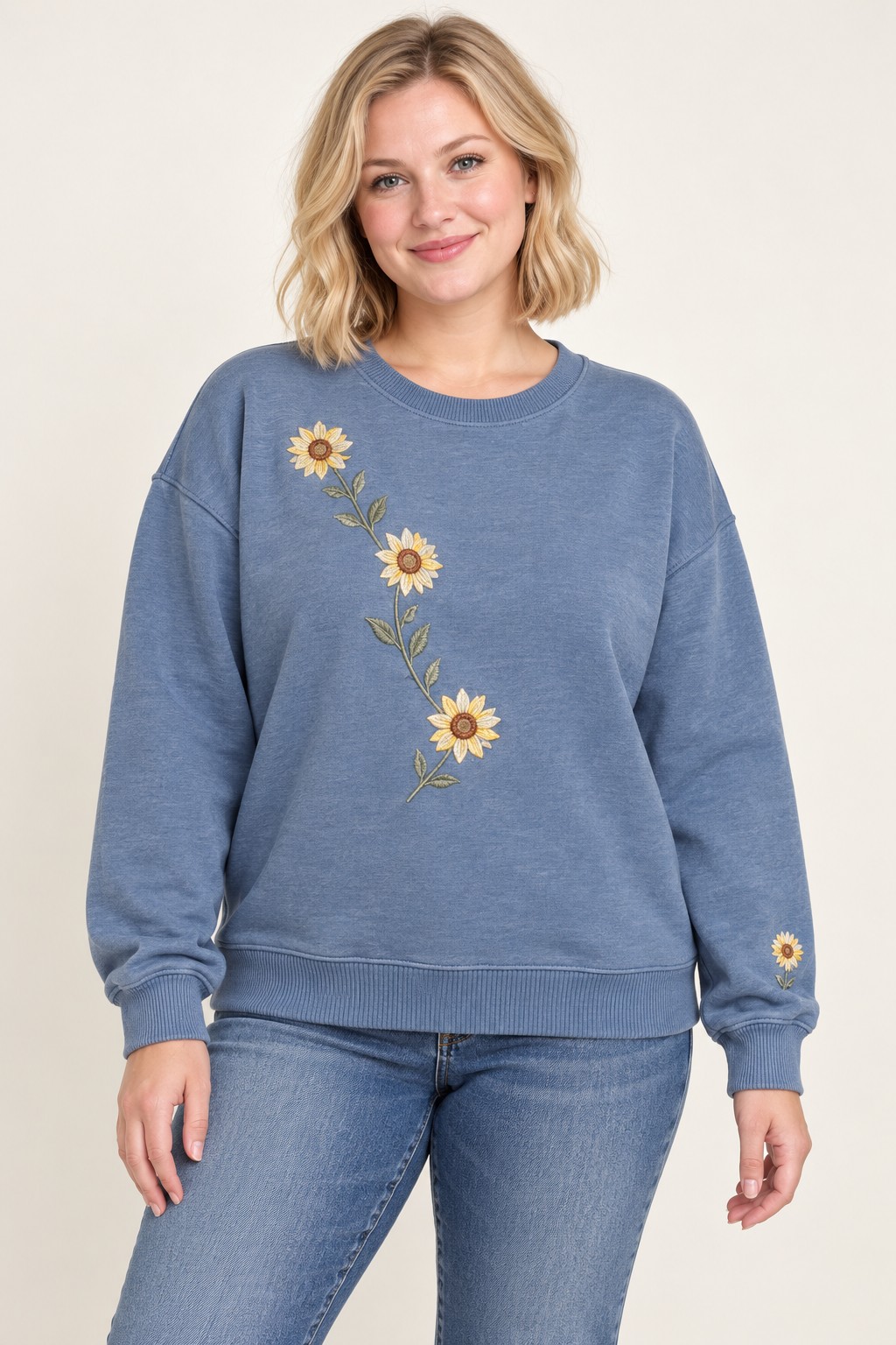 Sunflower Embroidery Pullover, Dusty blue: front